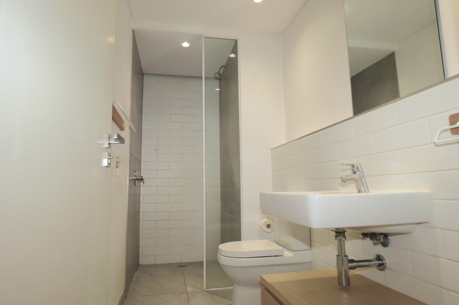 To Let 1 Bedroom Property for Rent in Woodstock Western Cape